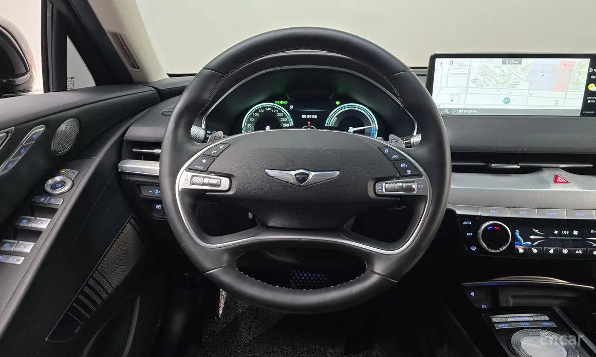 Фото 13 - Genesis G80