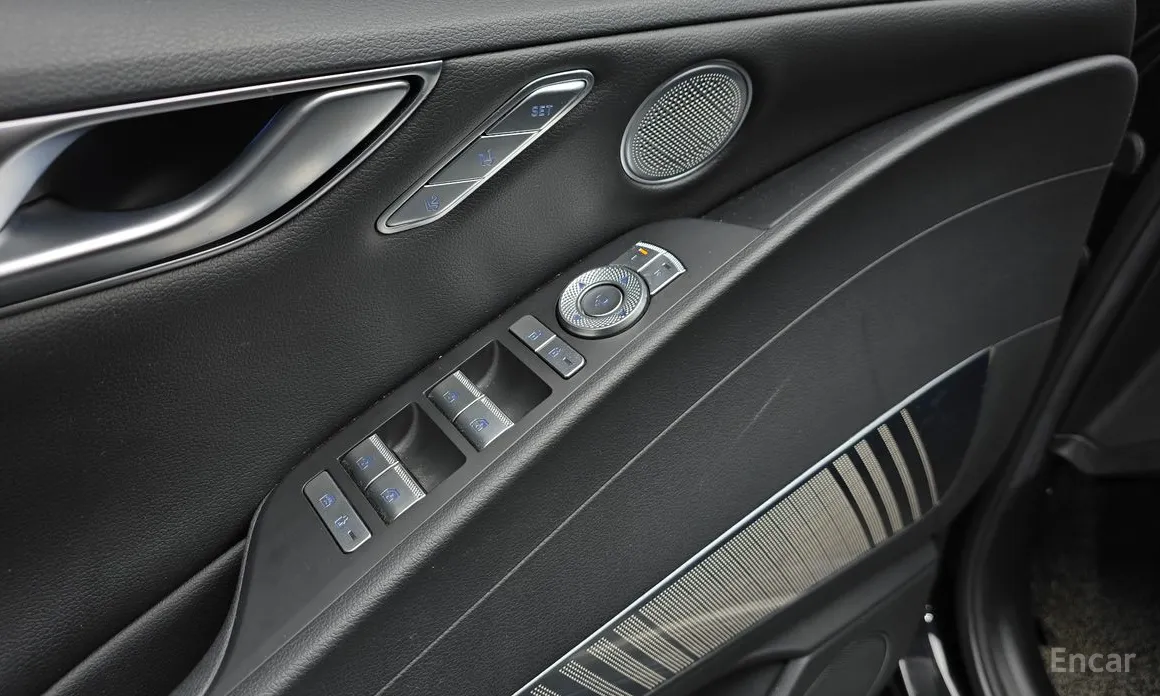 Фото 17 - Genesis G80