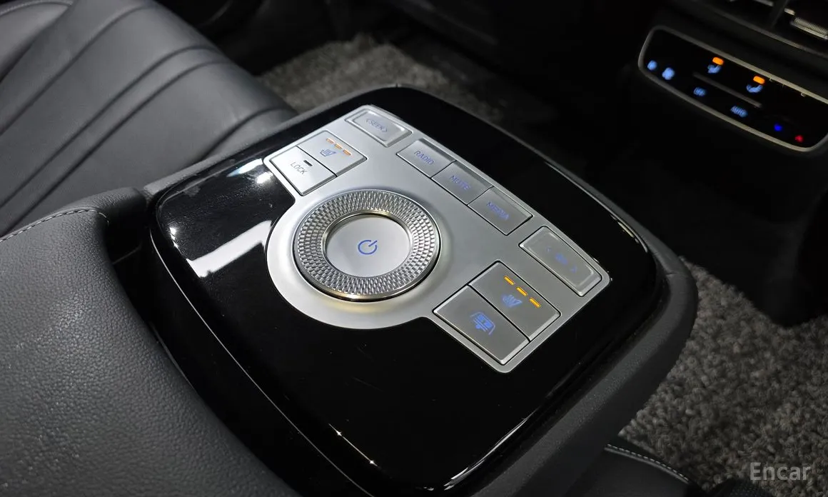 Фото 18 - Genesis G80