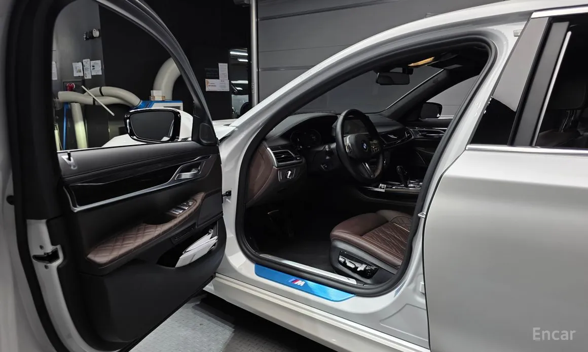 Фото 11 - BMW 7 Series