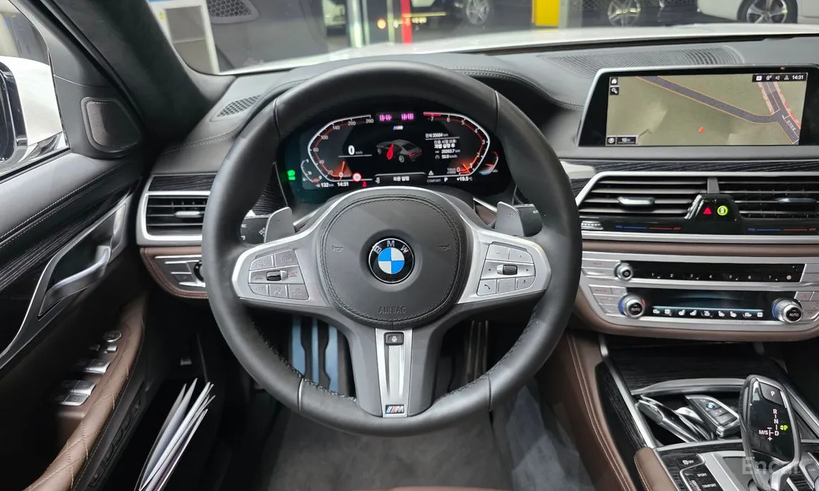 Фото 13 - BMW 7 Series