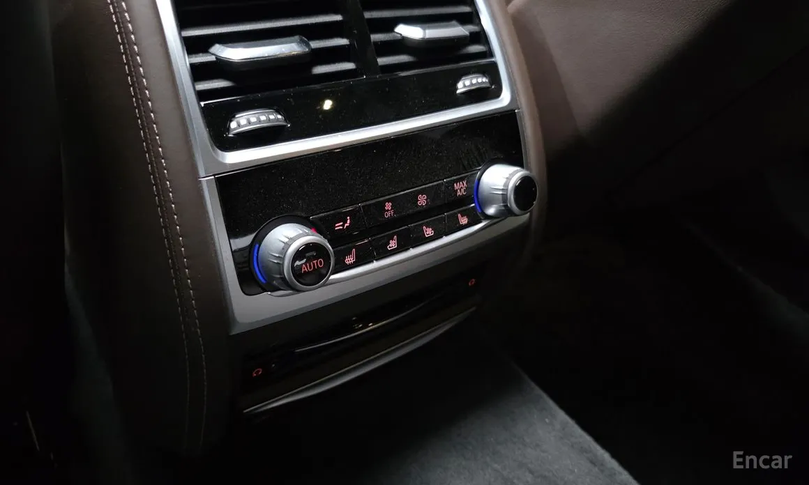 Фото 17 - BMW 7 Series