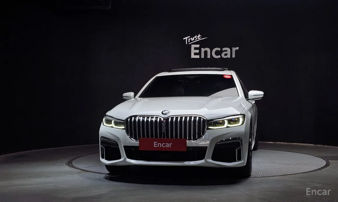 Фото 3 - BMW 7 Series