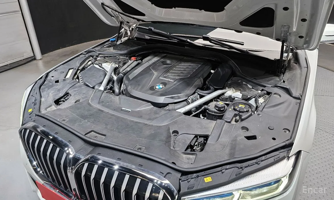 Фото 6 - BMW 7 Series
