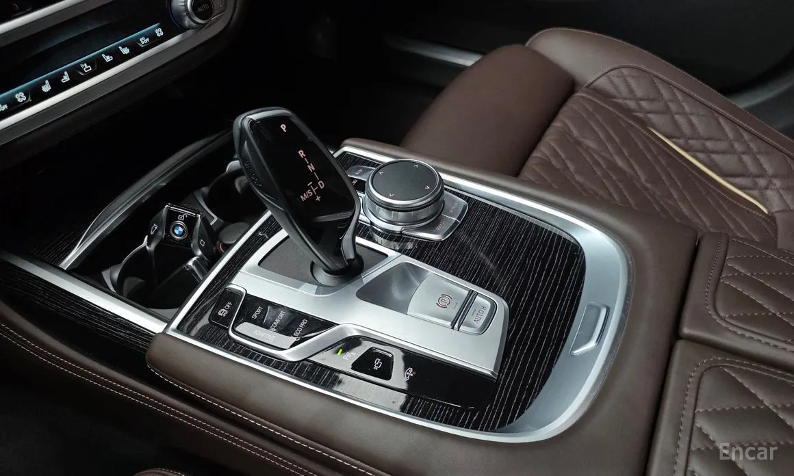 Фото 9 - BMW 7 Series
