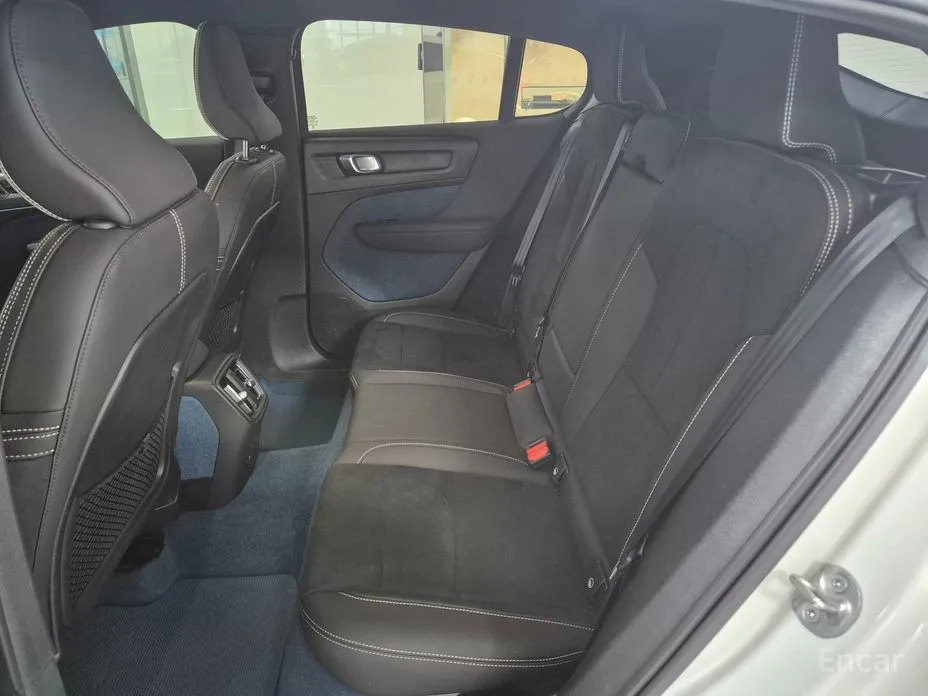 Фото 11 - Volvo C40