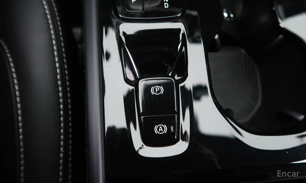 Фото 17 - Volvo XC40