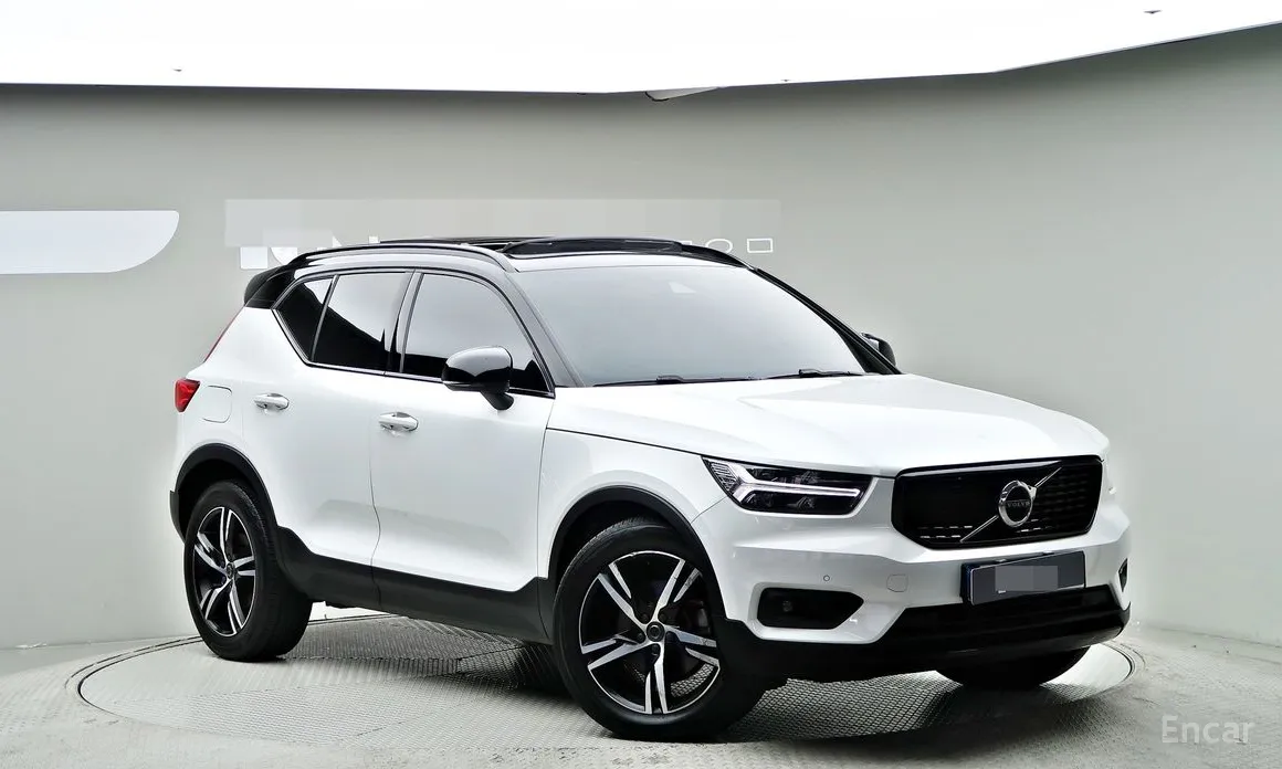 Фото 3 - Volvo XC40