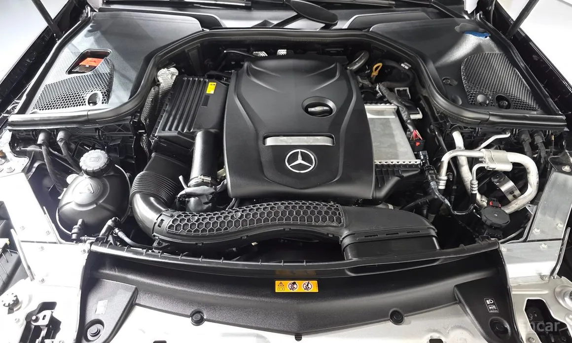 Фото 6 - Mercedes-Benz E-Class