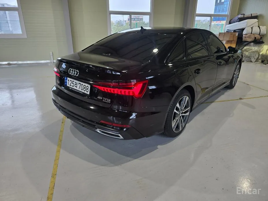 Фото 2 - Audi A6