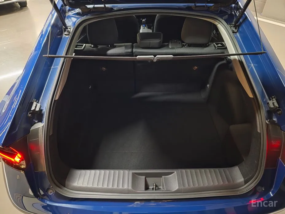 Фото 13 - Toyota Prius