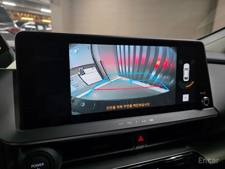 Фото 14 - Toyota Prius