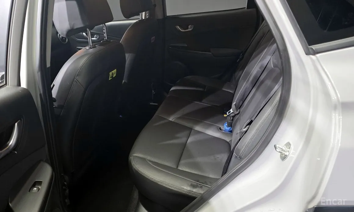 Фото 11 - Hyundai Kona