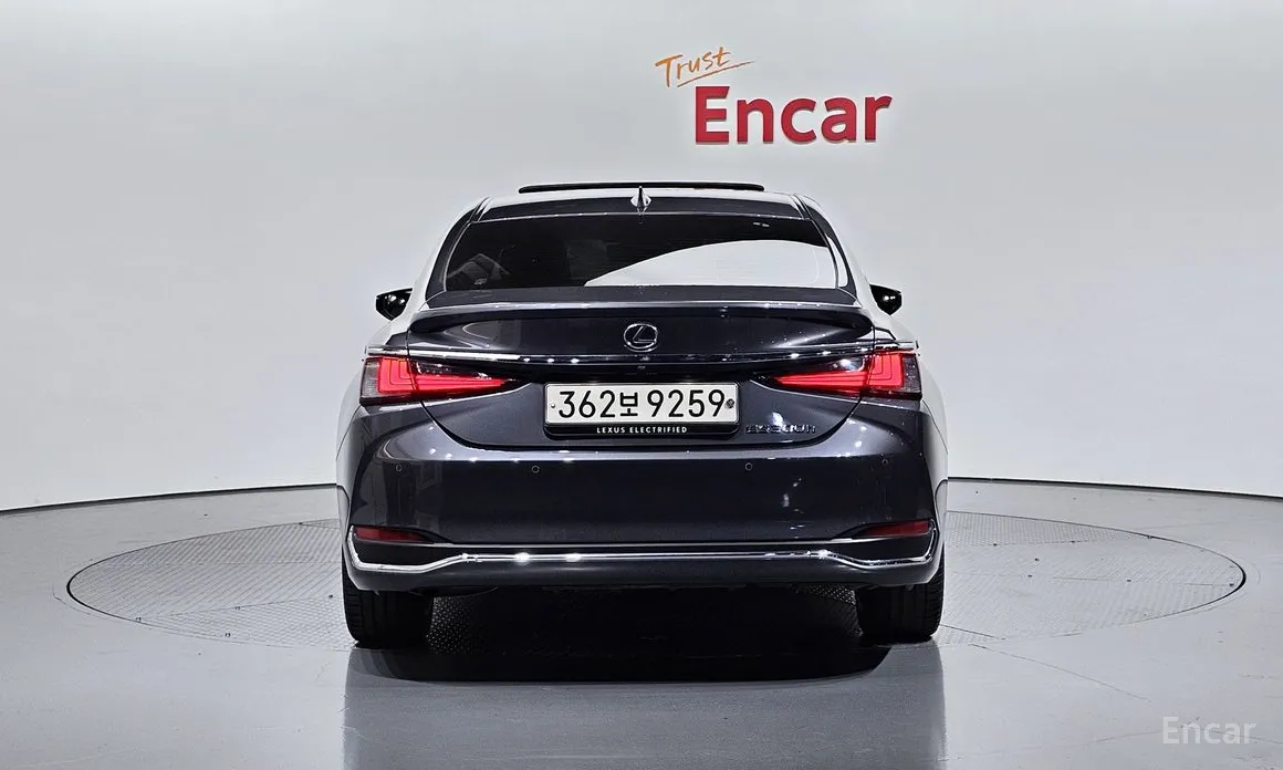 Фото 4 - Lexus ES