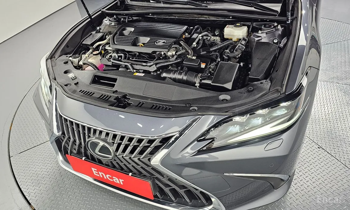 Фото 6 - Lexus ES