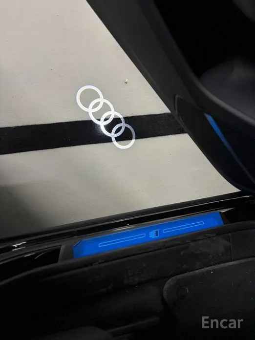 Фото 16 - Audi Q8