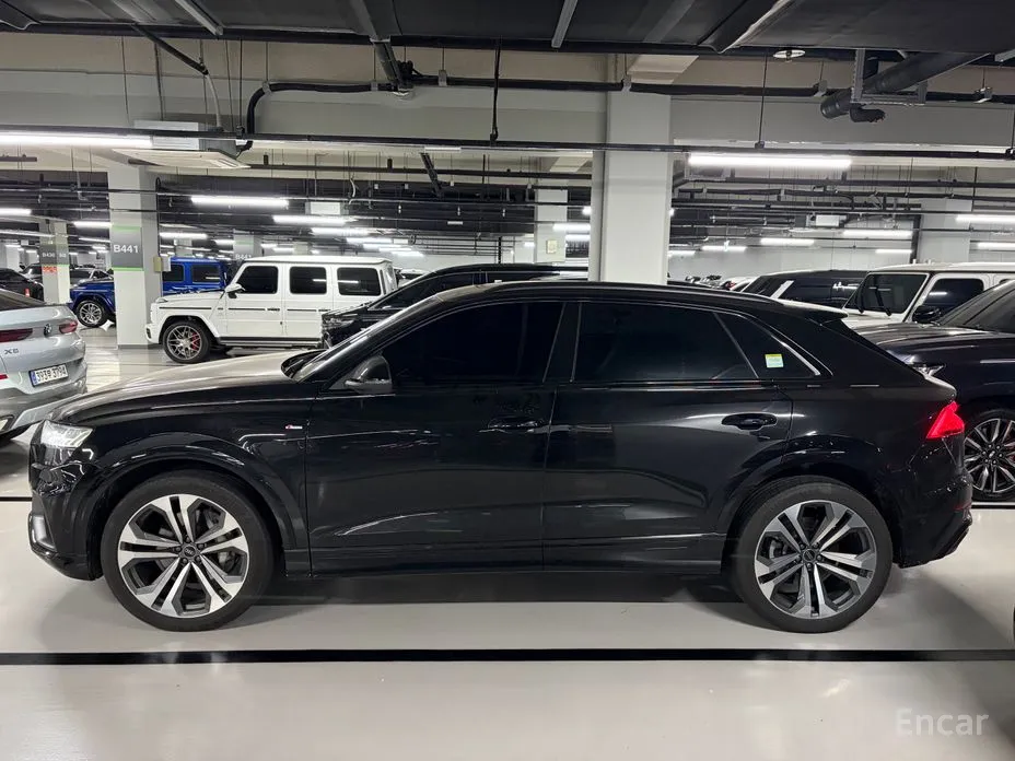 Фото 4 - Audi Q8