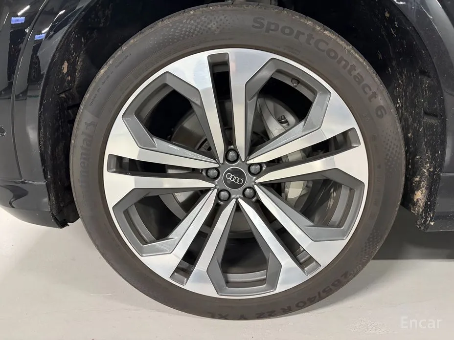 Фото 5 - Audi Q8