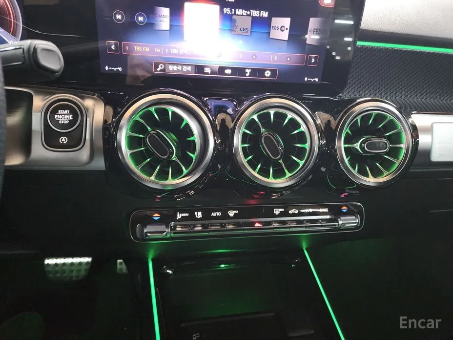 Фото 14 - Mercedes-Benz GLB-Class