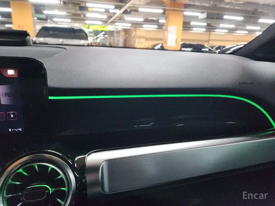 Фото 16 - Mercedes-Benz GLB-Class