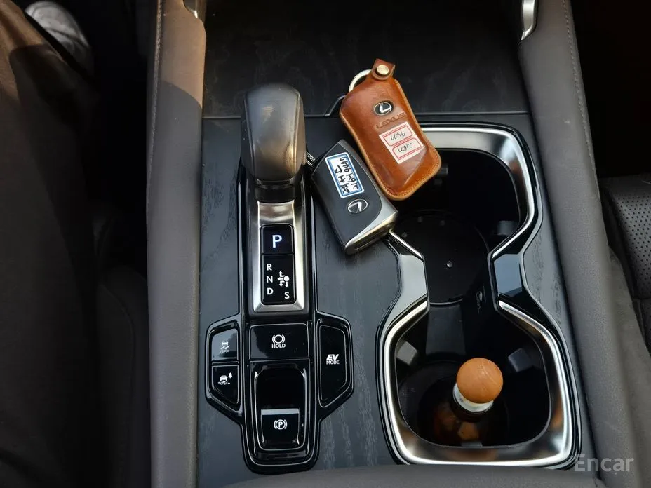 Фото 9 - Lexus RX