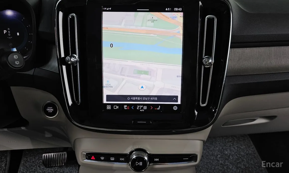 Фото 14 - Volvo XC40