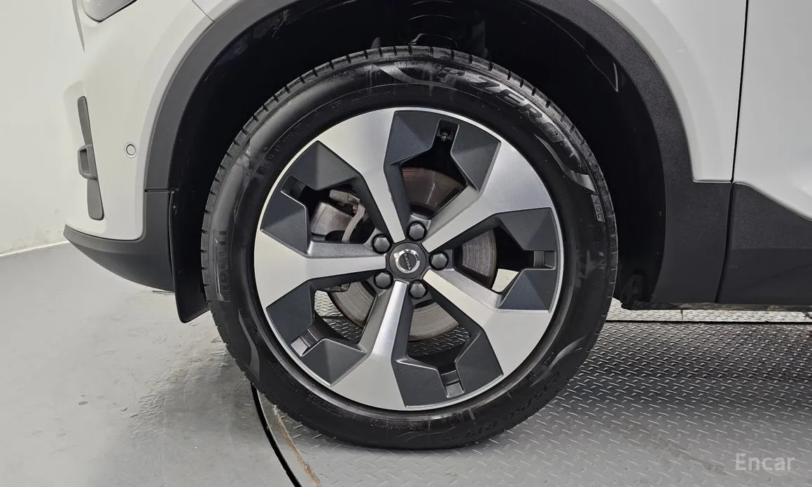 Фото 5 - Volvo XC40