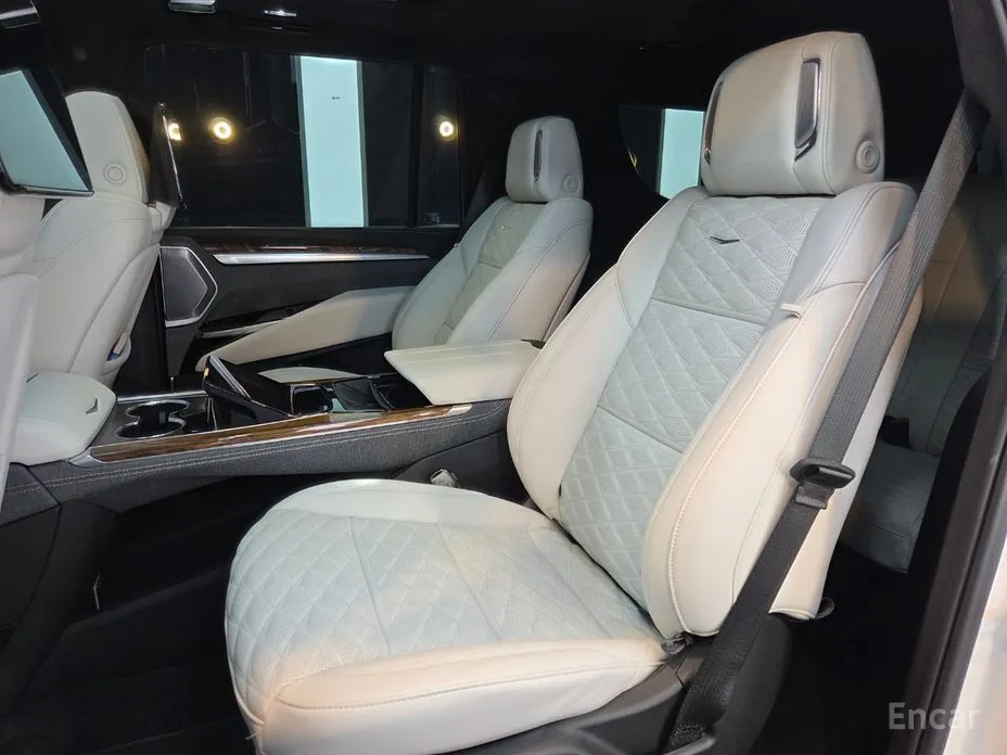 Фото 10 - Cadillac Escalade