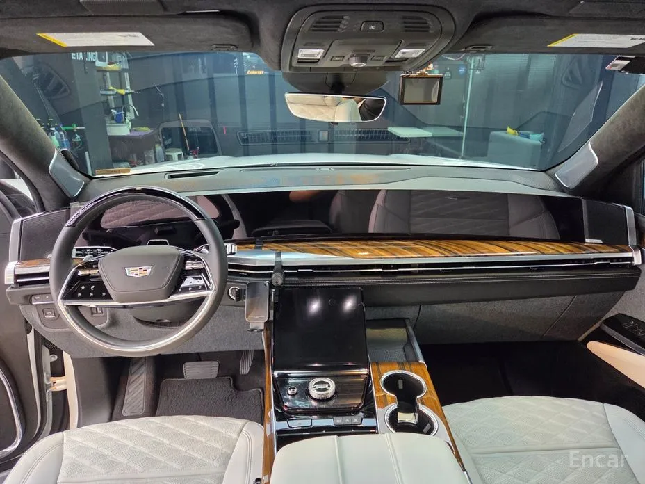 Фото 13 - Cadillac Escalade