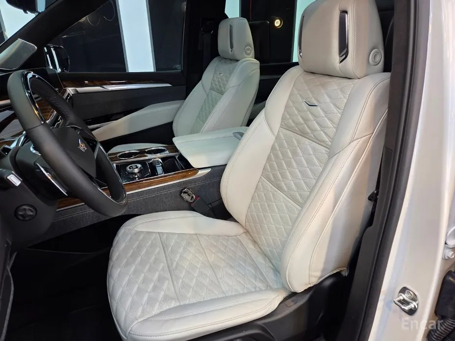 Фото 9 - Cadillac Escalade