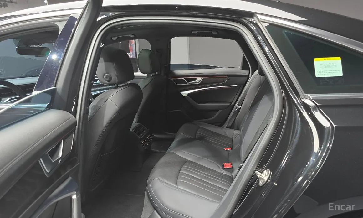 Фото 12 - Audi A6