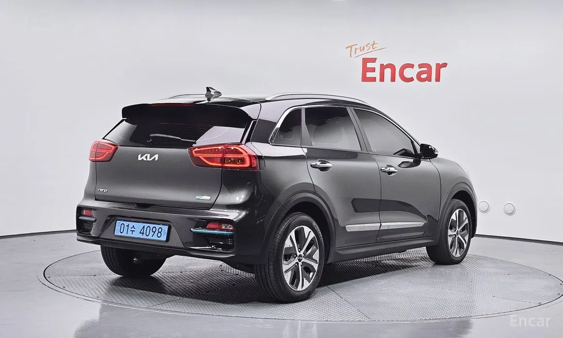 Фото 2 - Kia Niro