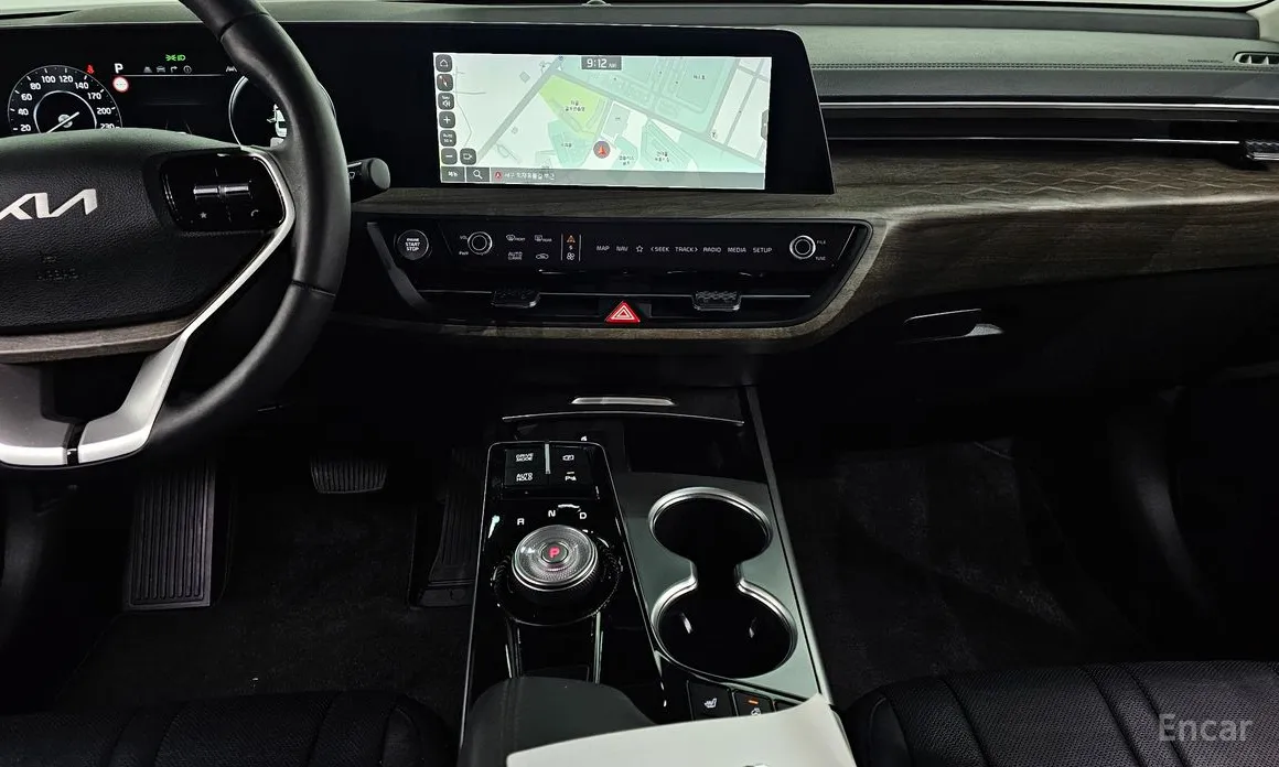Photo 15 - Kia K8