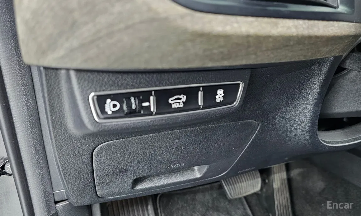 Photo 18 - Kia K8