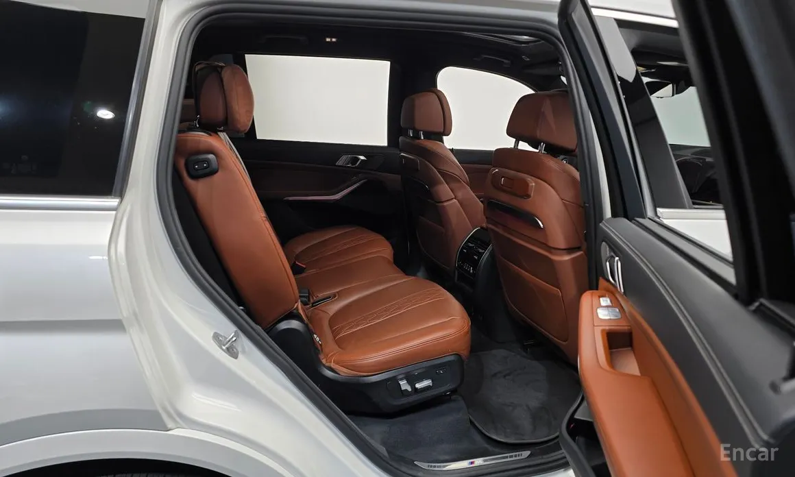 Фото 12 - BMW X7