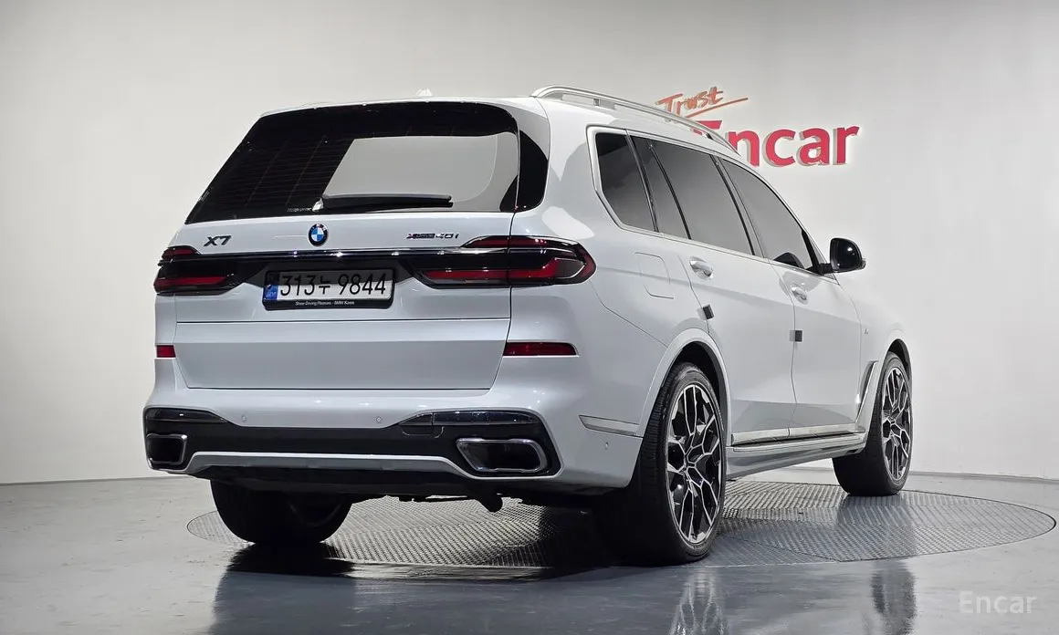 Фото 2 - BMW X7