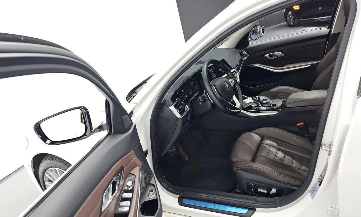 Фото 10 - BMW 3 Series