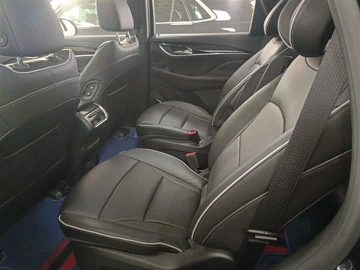 Фото 17 - Buick Enclave