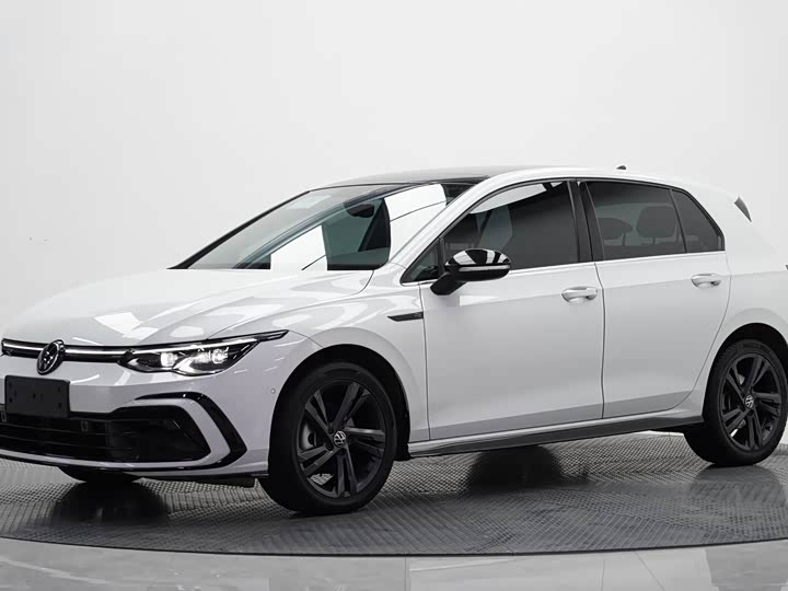 Фото 1 - Volkswagen Golf