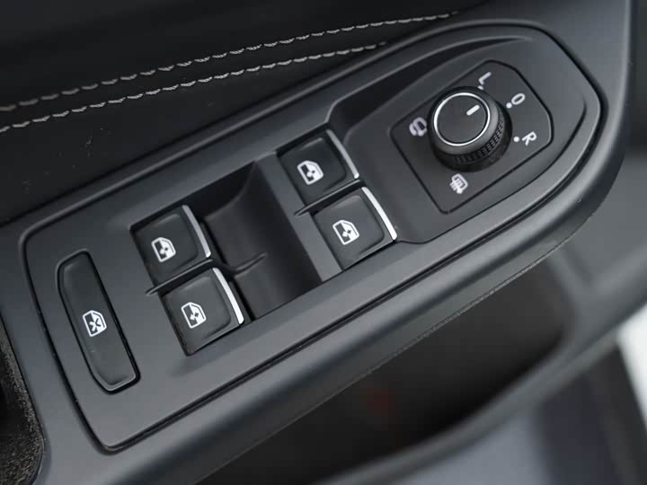 Фото 10 - Volkswagen Golf