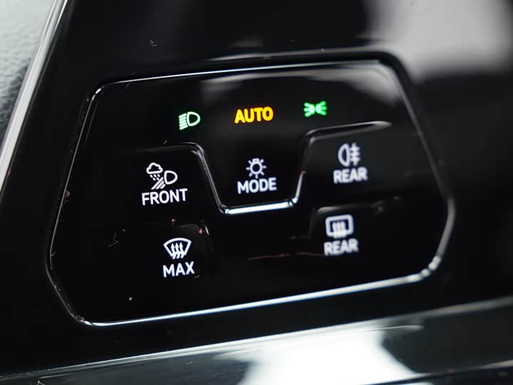 Фото 11 - Volkswagen Golf