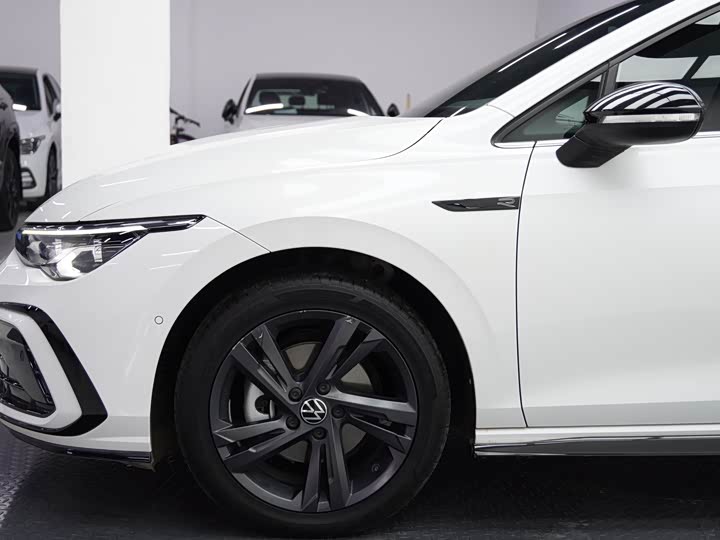 Фото 8 - Volkswagen Golf