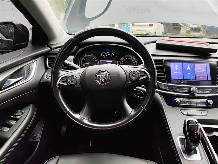 Фото 11 - Buick LaCrosse