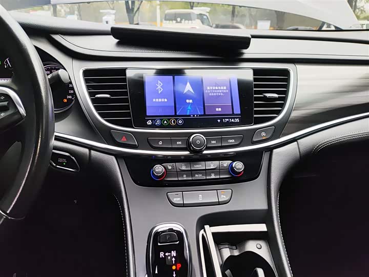 Фото 13 - Buick LaCrosse