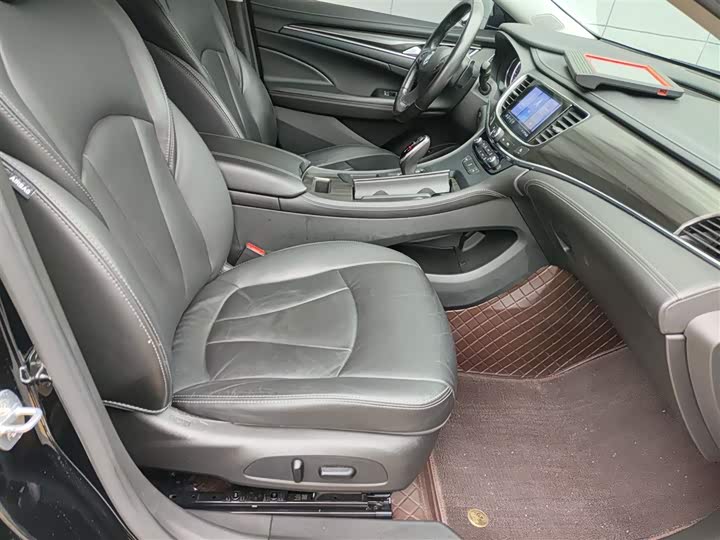 Фото 25 - Buick LaCrosse