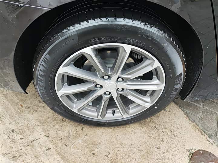 Фото 26 - Buick LaCrosse