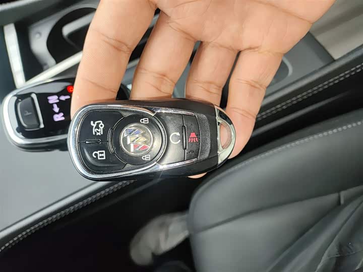 Фото 9 - Buick LaCrosse