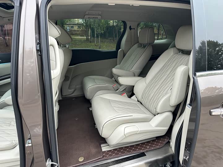 Фото 11 - Buick GL8 ES