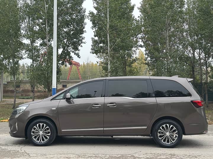 Фото 7 - Buick GL8 ES