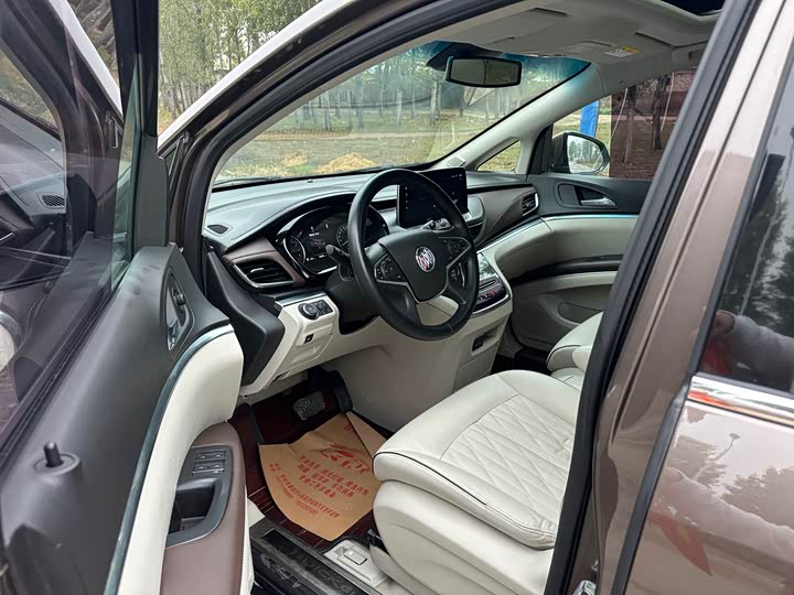 Фото 9 - Buick GL8 ES